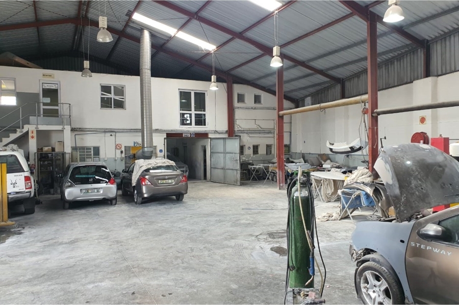 Commercial Property for Sale in Neave Industrial Eastern Cape